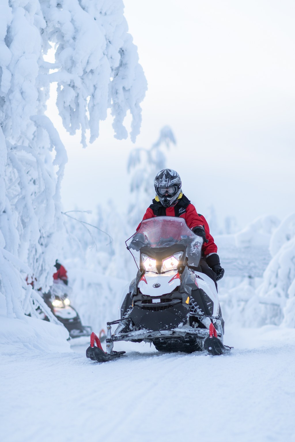 02 Snowmobiling in the arctic forest